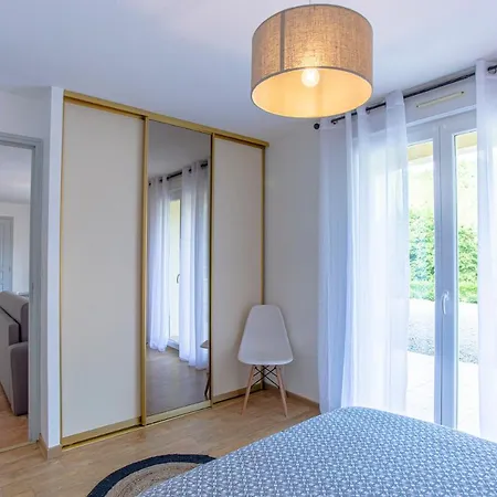 Superbe Avec Terrasse Et Vue Degagee Monteils (Aveyron)