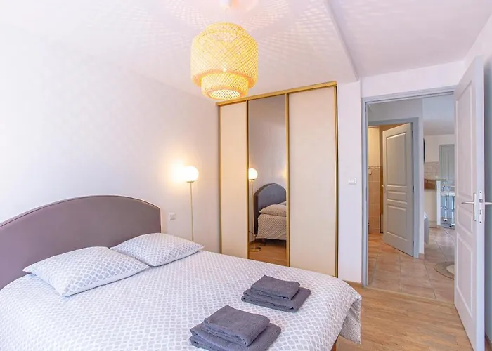 Superbe Avec Terrasse Et Vue Dégagée Monteils (Aveyron)